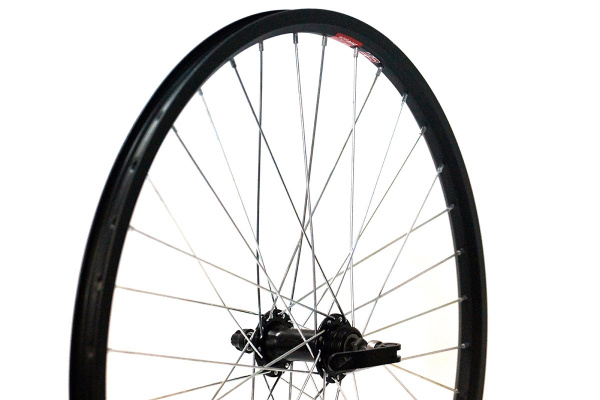 Колесо 24" MTB переднее,двойной обод DH18,чер втулка FH206D-1,100 мм с эксц,под резьбовой диск,36 спиц Колесо 24" MTB переднее,двойной обод DH18,чер втулка FH206D-1,100 мм с эксц,под резьбовой диск,36 спиц
