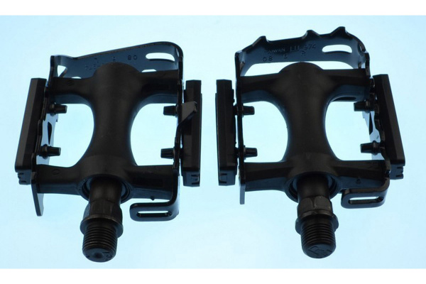 Педали Wellgo LU-974, пластик. с мет.рамкой, Cr-Mo ось, черные Педали Wellgo LU-974, пластик. с мет.рамкой, Cr-Mo ось, черные