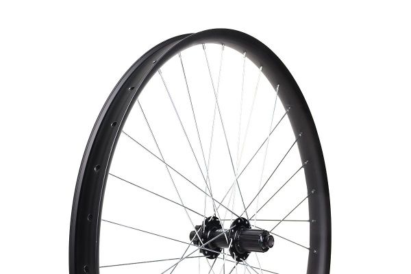 Колесо 29"MTB заднее, под кассету на 9-10 передач, двойной обод Citron DP-40 29"32H, втулка Solon DH909TR, 32H, Disc, 142*12мм, 2 промподшипника, крепление IS6, ось 12мм, цвет черный Колесо 29"MTB заднее, под кассету на 9-10 передач, двойной обод Citron DP-40 29"32H, втулка Solon DH909TR, 32H, Disc, 142*12мм, 2 промподшипника, крепление IS6, ось 12мм, цвет черный